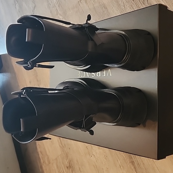 Versace leather leonidas boots - Picture 5 of 6